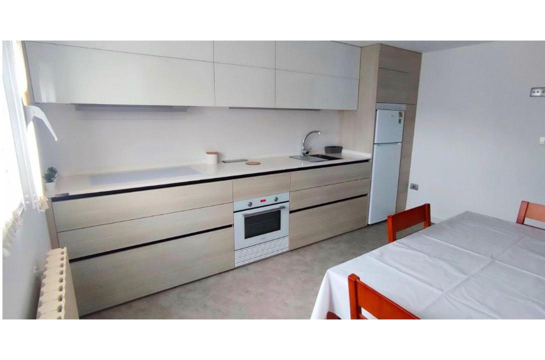 Acogedor Atico Cerca Del Mar By Bebalmy Apartment О Грове Екстериор снимка