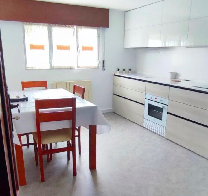 Acogedor Atico Cerca Del Mar By Bebalmy Apartment О Грове Екстериор снимка